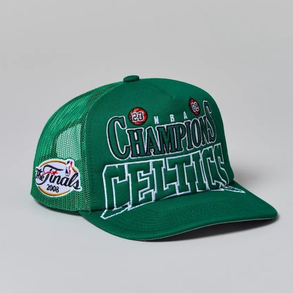 NWOT Mitchell & Ness Boston Celtics Champions Dad Hat
